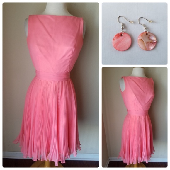 Miss Elliette Dresses & Skirts - Miss Elliette Vintage Pink Cocktail Dress Earrings